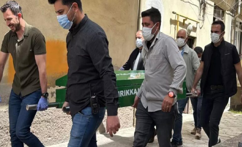 Ev sahibi, 11 yıldır aranan kişinin cesedini kiracısının evindeki buzdolabında buldu
