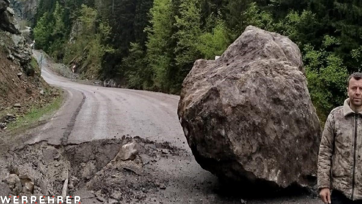Gümüşhane’de yaylaya gidenler kayanın altında kalmaktan son anda kurtuldu