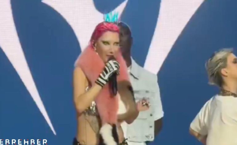 Hande Yener: Bu devri bitireceğiz