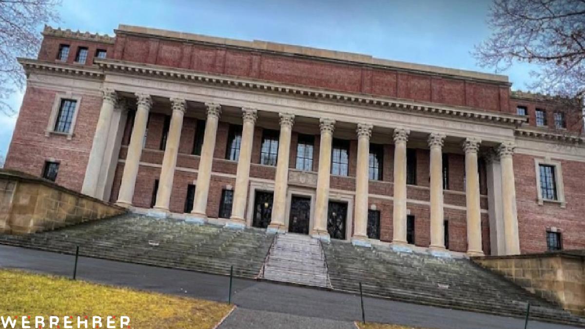 Harvard Rektörü Garber: Vergi muafiyetinin kaldırılması ‘yasa dışı’ olur