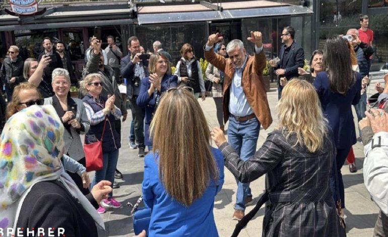 İhalenin iptal kararını göbek atarak kutladılar