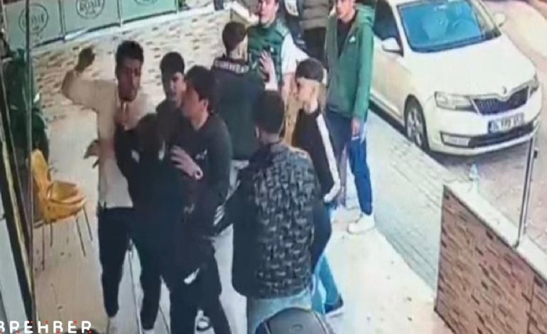 İnternet kafede bıçaklı kavga