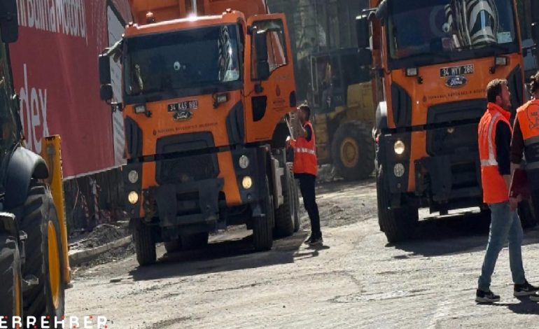 İstanbul’da çöken yolda onarım mesaisi sürüyor