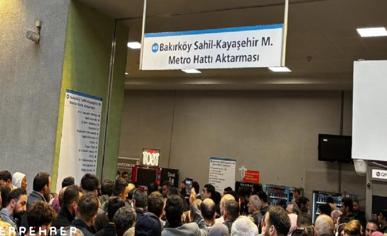İstanbul’da metro arızası nedeniyle yoğunluk oluştu
