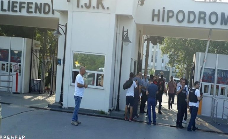Jokey Mertcan Çelik yoğun bakımda: Veliefendi Hipodromu’nda attan düştü