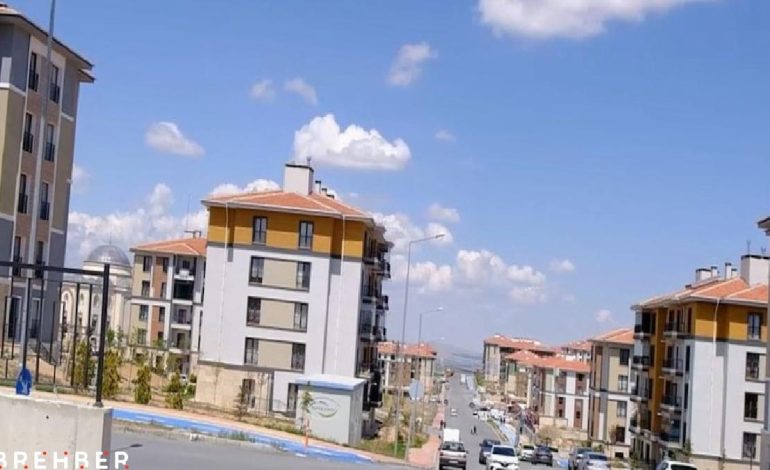 Konya’da TOKİ’de zam isyanı: Asgari ücretle çalışan bir adam ne yiyecek?