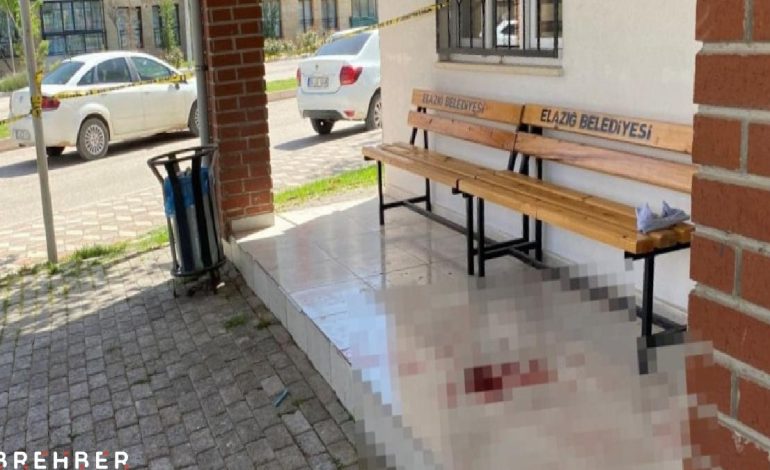 Mahalle muhtarına kurşun yağdırdılar