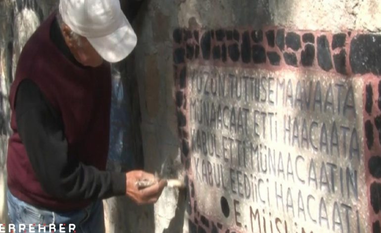 Nevşehir’de ölen eşine duyduğu aşkını taşlara kazıdı