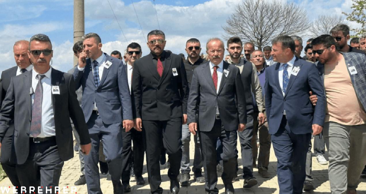 Öcalan’a ‘beyefendi’ diyen MHP’li vekil şehit cenazesinde böyle korundu