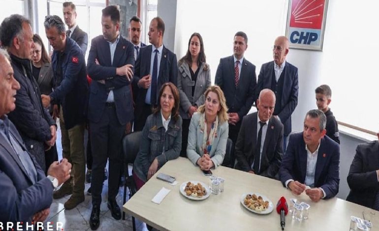 Özgür Özel, Şereflikoçhisar’da Belediye ve parti örgütünü ziyaret etti