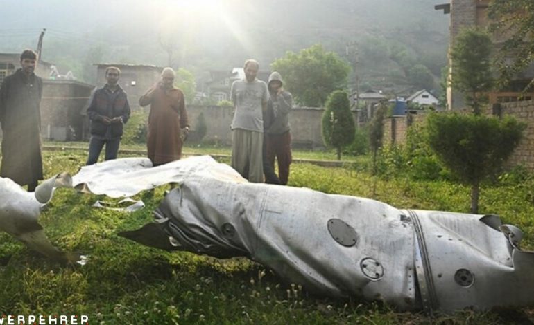 Pakistan: 5 Hint savaş uçağını düşürdük