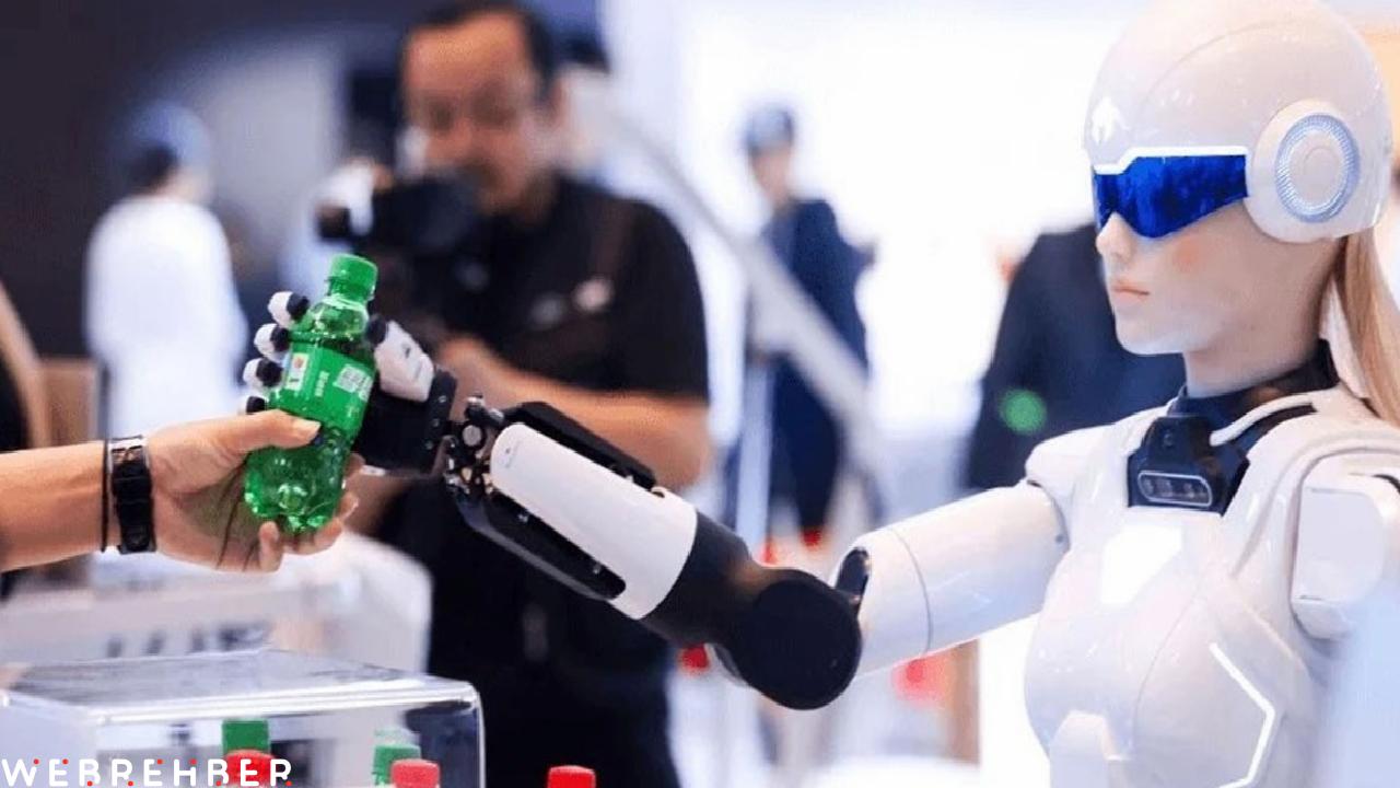 Showroom’da insan yerine robot: Chery, otomobil satışında yeni bir dönem başlatıyor