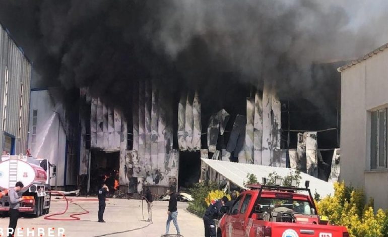 Tekirdağ’da kot fabrikasında yangın!