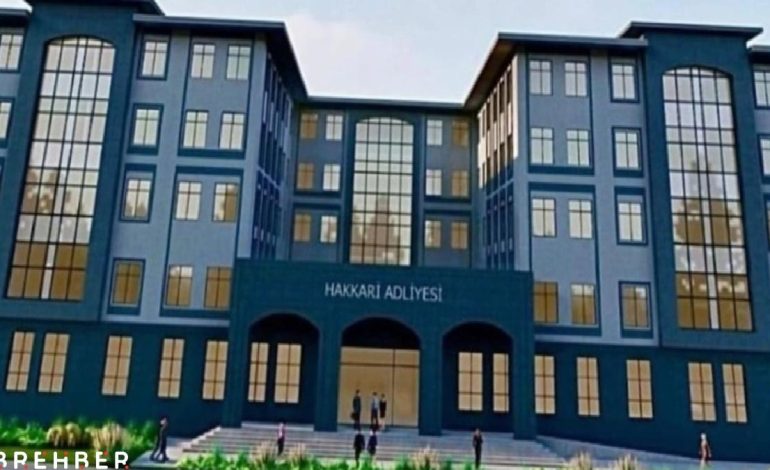 Ülkede adalet yok ama sarayları çok