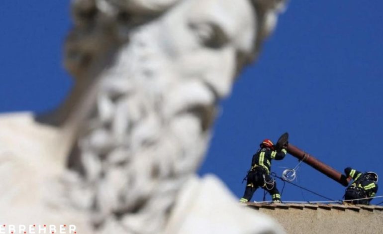 Vatikan’da papanın seçilip seçilmediği bacadan çıkan dumanla öğrenilecek