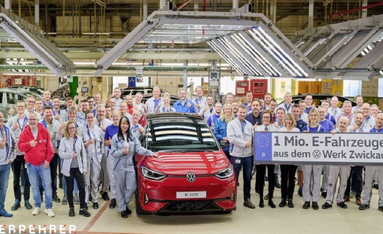 Volkswagen, Almanya fabrikasında 1 milyonuncu elektrikli aracını üretti